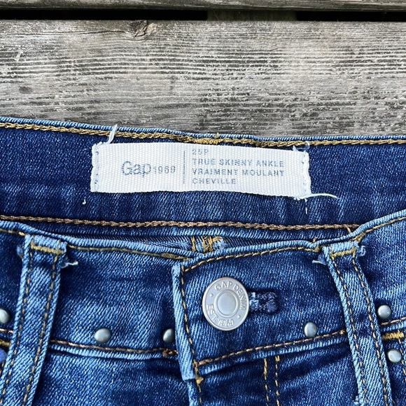 Gap True Skinny Ankle Jeans - Picture 3 of 8